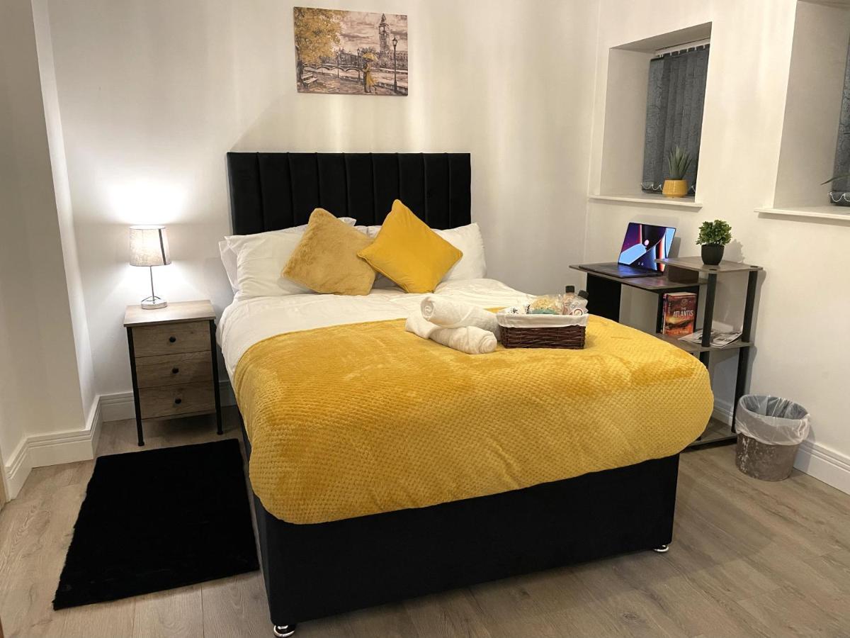 Luxurious 2 Bed Apartment In Heart Of Burnley With Private Parking Экстерьер фото